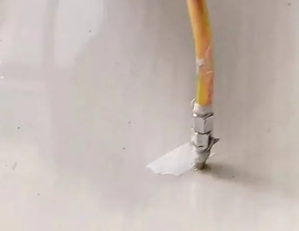 湖里瓷砖空鼓维修公司专业解答在瓷砖铺贴过程中，如果使用的砂料过粗（如全部使用了粗砂），可能会导致以下问题